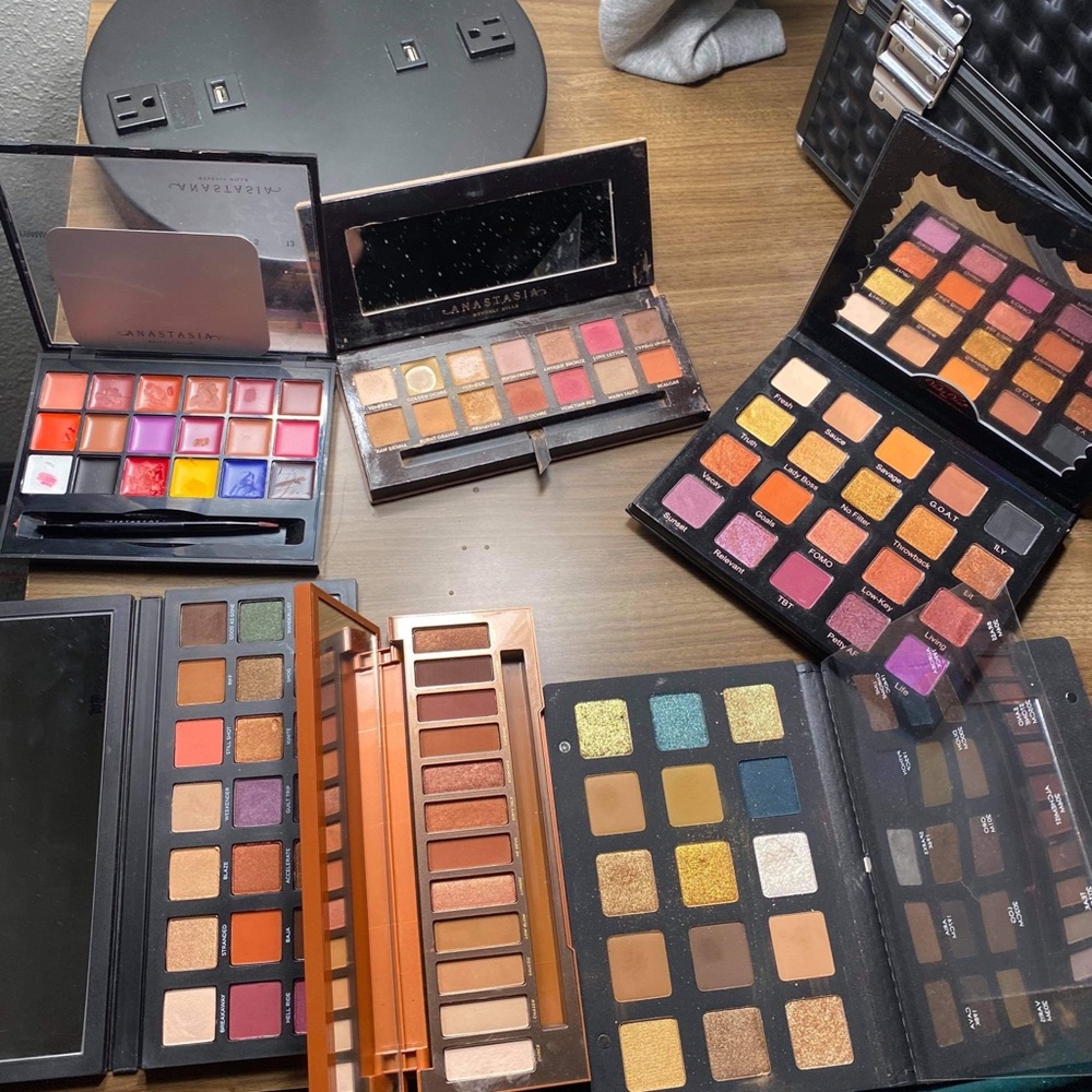 LUX MAKEUP